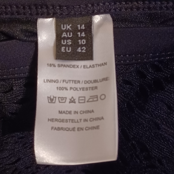 Lookbookstore Black Crochet one piece Swimsuit Size 10. New without tags(item48) - Picture 4 of 6